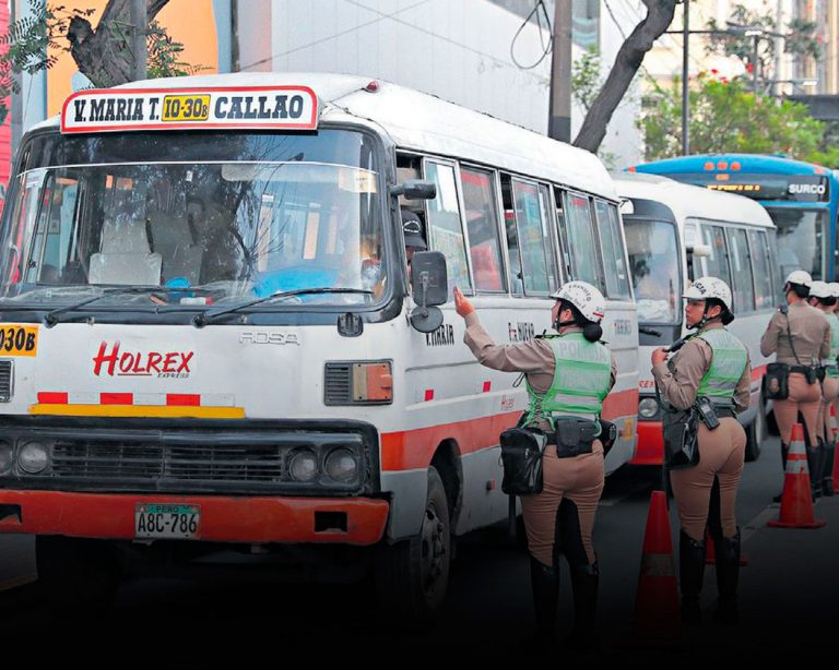 ¿Cuáles documentos debe tener el conductor de transporte Público en Perú?
