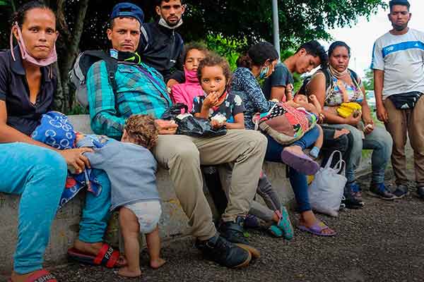 calidad residencia humanitaria venezolanos en Perú