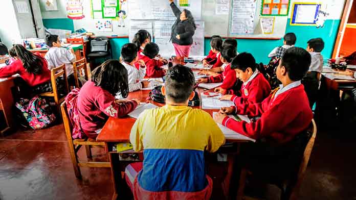 Venezolanos Perú niños colegios matrícula