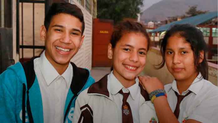 carnet de extranjeria niños estudiantes venezolanos Perú