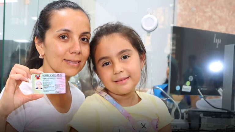 La calidad migratoria familiar de residente fue la segunda más solicitada por venezolanos en 2023