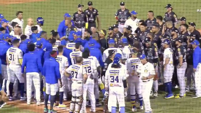 caracas vs. magallanes pelea bancas se vaciaron LVBP 2024 2025