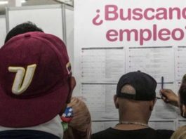 cuanto trabajadores venezolanos tienen un contrato de trabajo en Perú en 2024