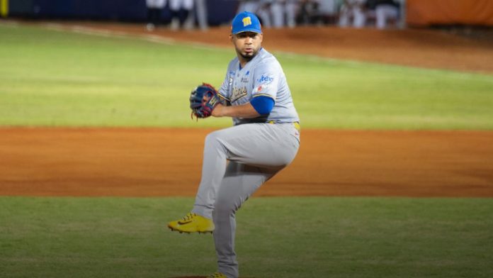 junior guerra caracas magallanes lvbp 2024 2025 beisbol venezolano