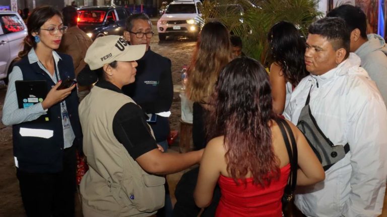 Policía peruana inició en bares y discotecas un operativo llamado «Migrantes irregulares»
